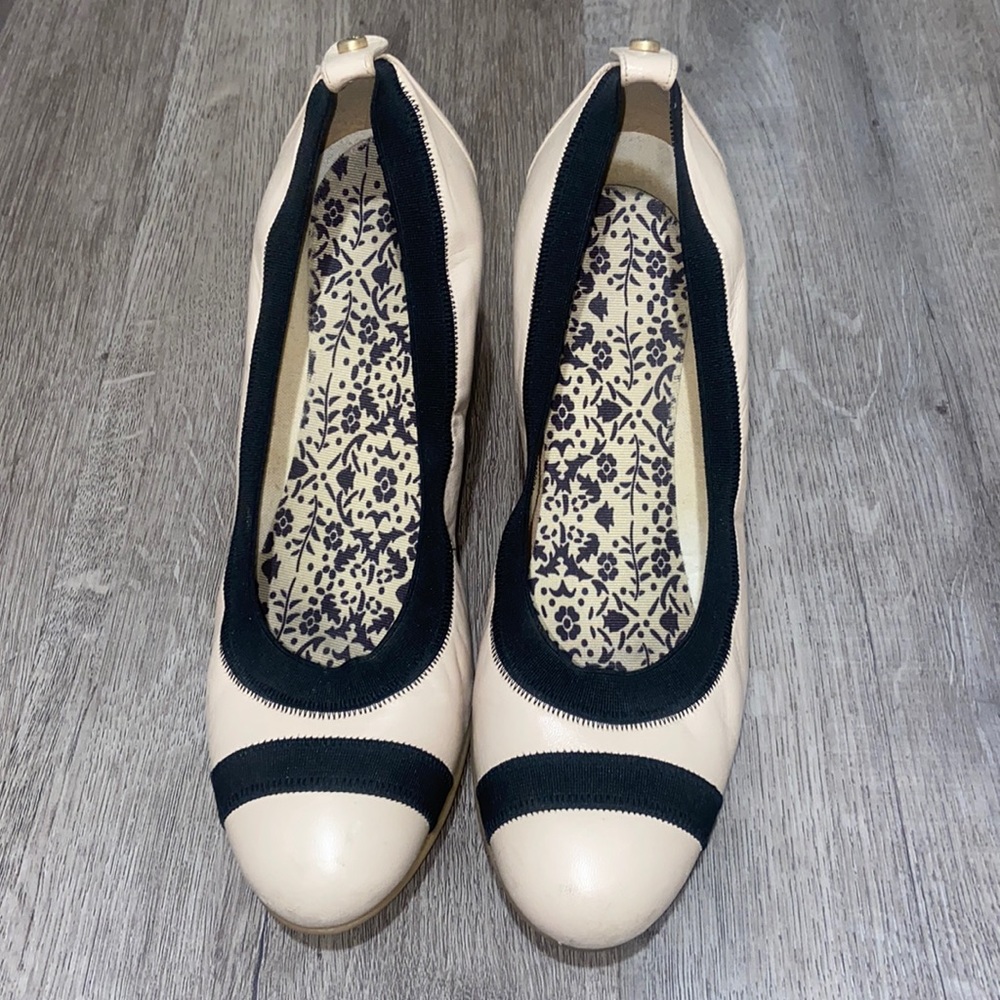 Stuart weitzman nude leather and black spandex round toe heels size 8M